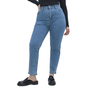 Everlane Cheeky Curved Cropped Jeans in Light Blue Wash
